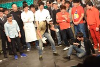 こりゃめでてーな伊藤のモノマネに崩れ落ちる次長課長・井上。