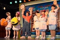 ディズニー・アニメの最新作「シュガー・ラッシュ」のホワイトデーイベントに登場した女性芸人ユニット・シュガーズの面々。