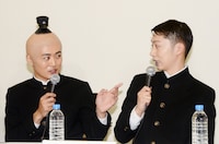 劇団ひとり（左）と、はんにゃ金田（右）。金田は「永沢君がイッちゃってる目をする。こっちが笑うのを耐えるのが必死」と撮影中のエピソードを語った。