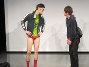 バラエティ番組に呼ばれたプロレスラー・ワダコングは、あまりに待たされADにキレ気味に文句を言うが……。