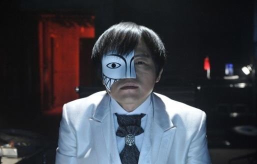 「リアル脱出ゲームTV -the Chase-」に出演するバカリズム。(c)TBS