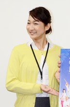 飯田好実の会社の先輩・遠藤役の北陽・虻川。