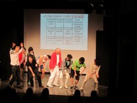 他人のヒットギャグも言いたいだけのノーセンスな芸人たち。アレンジもさまざま。