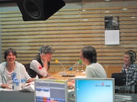 佐野元Rの繰り出すあるあるに思わず笑ってしまうゆず。