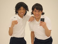 ソフトバンクオフィシャルサイトにて「あたりまえ体操ソフトバンクVer.」動画を披露しているCOWCOW。