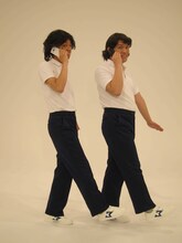 ソフトバンクオフィシャルサイトにて「あたりまえ体操ソフトバンクVer.」動画を披露しているCOWCOW。