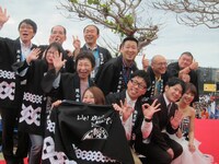 地域発信型映画「新見的おとぎばなし」より、江西あきよし、ほか。