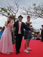 写真左から、桜 稲垣早希、2700。