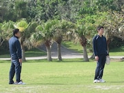 高津臣吾の野球教室に参加したとろサーモン久保田としずる池田。