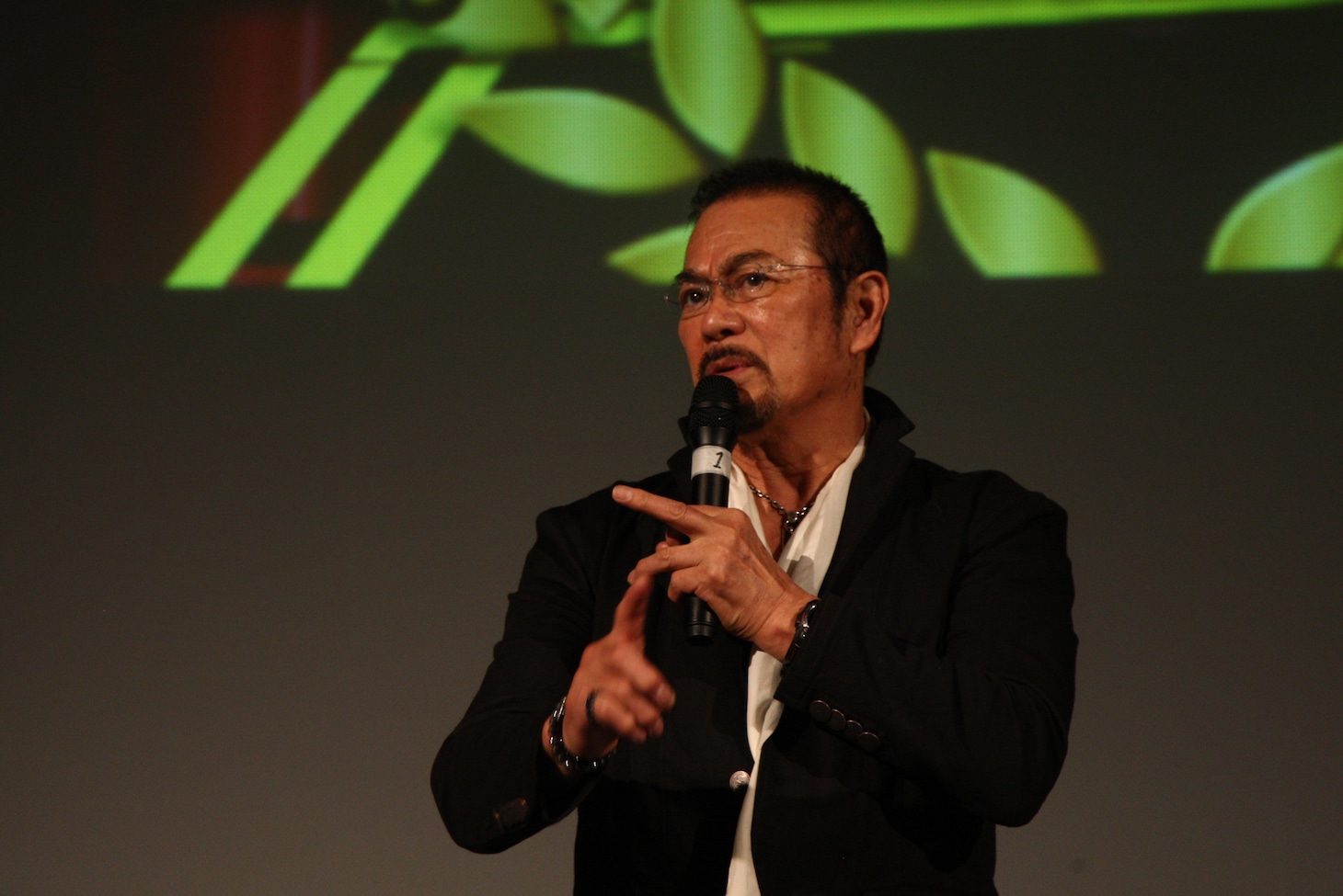 名誉学長・JJ・サニー・チバこと千葉真一。