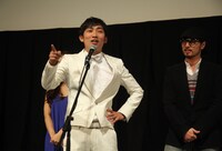 映画「BLUE BIRD」舞台挨拶の様子。