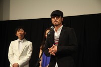 映画「BLUE BIRD」舞台挨拶の様子。