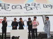 スペシャルゲストのCODE-Vは美川憲一のモノマネを披露。魅川が本人役で登場というコントも。