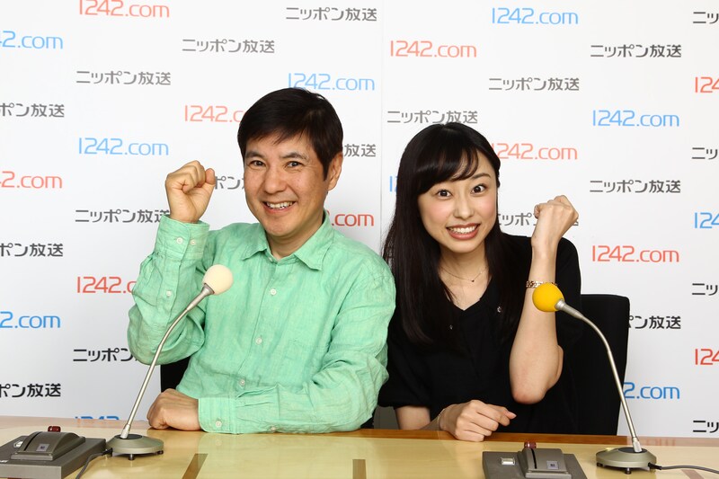 新番組「キリン プラス‐アイ presents 関根勤のランチで元気！」に出演する関根勤（左）と、梶原麻莉子。(c)ニッポン放送