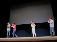 山田のマネをして吉田に突然微笑みかける川島。