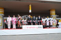 「福岡 ヤフオク！ドーム」除幕式の模様。