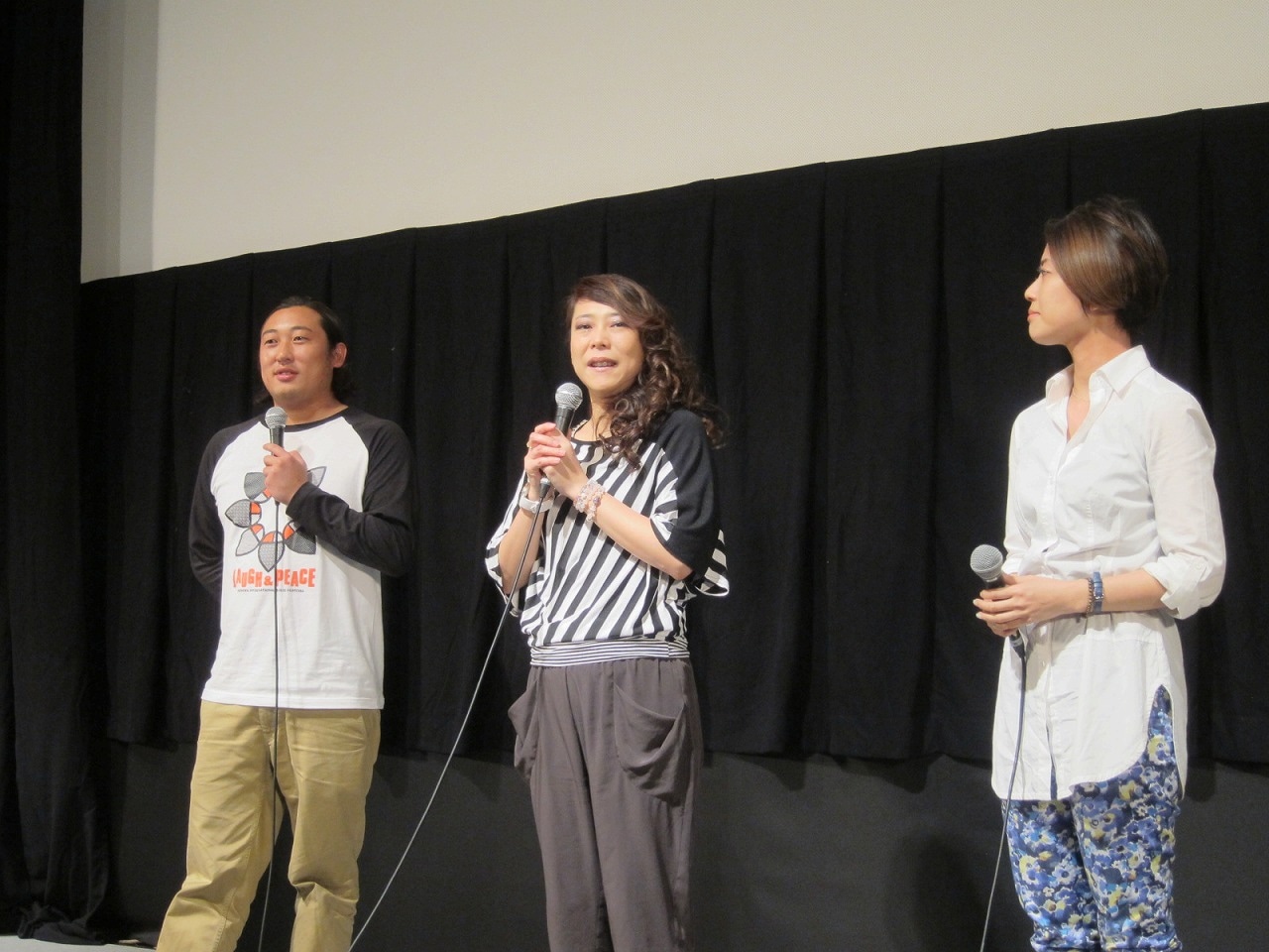 椿鬼奴、ロバート秋山、祖父江里奈監督。