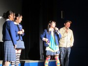 ケンコバにもらったギャグでスベる小谷。