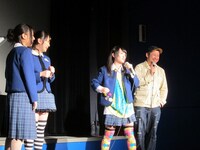 ケンコバにもらったギャグでスベる小谷。