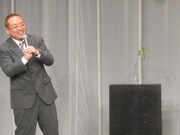 実況・解説のバッファロー吾郎Aから「開会の例え」。