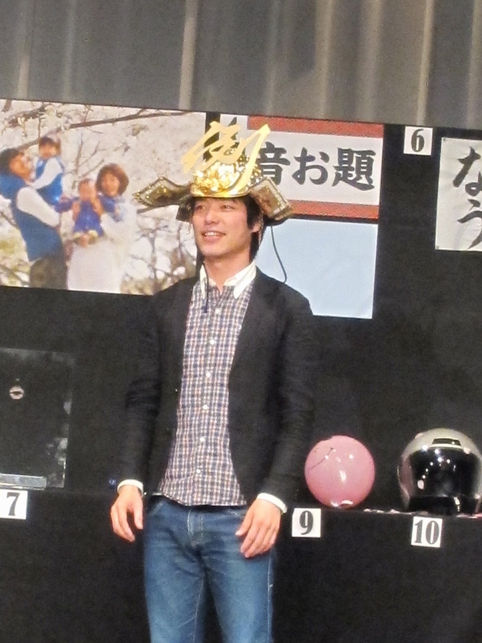ルミネtheよしもとにて行われた「T-1グランプリ～最強たとえ王決定戦～」優勝者の麒麟・川島。