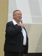 西田敏行のモノマネをする松村。