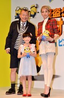 3Dアニメ映画「怪盗グルーのミニオン危機一発」の吹き替えキャスト発表会見に出席した（左から）笑福亭鶴瓶、芦田愛菜、中島美嘉。