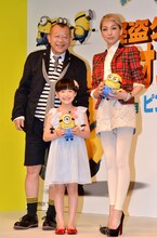 3Dアニメ映画「怪盗グルーのミニオン危機一発」の吹き替えキャスト発表会見に出席した（左から）笑福亭鶴瓶、芦田愛菜、中島美嘉。