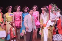 吉本百年物語3月公演「百年感謝 これからもよろしく」千秋楽。(c)吉本興業