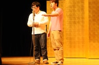 「平成25年 漫才新人大賞」予選会でネタを披露するコーヒールンバ。