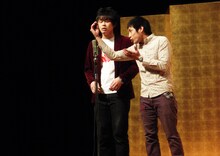 「平成25年 漫才新人大賞」予選会でネタを披露するエル・カブキ。