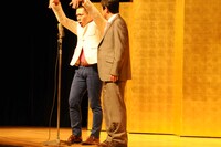 「平成25年 漫才新人大賞」予選会でネタを披露するランチランチ。