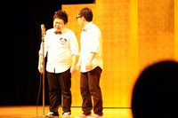 「平成25年 漫才新人大賞」予選会でネタを披露するパンダユナイテッド。