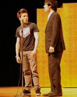 「平成25年 漫才新人大賞」予選会でネタを披露するタイムボム。