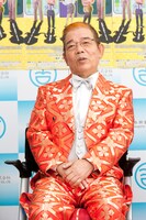 パントマイムに初めて挑戦する池乃めだか。