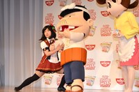 壇蜜のモノマネでバカボンのパパににじり寄るキンタロー。。