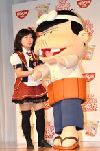 壇蜜のモノマネでバカボンのパパを誘惑するキンタロー。。