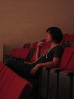 ふんど6の練習を見守る新妻。冒頭から「面白い！」と絶賛。