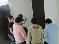 楽屋での練習風景。