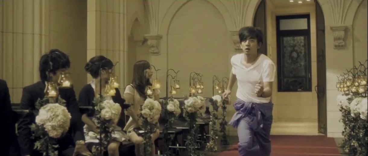 「壊れるくらいに I Love You」ビデオクリップのワンシーン