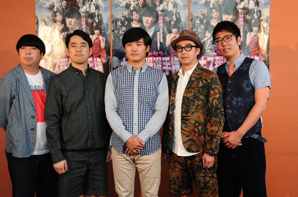 映画「ゴッドタン キス我慢選手権 THE MOVIE」に出演する（左から）バナナマン、劇団ひとり、おぎやはぎ。