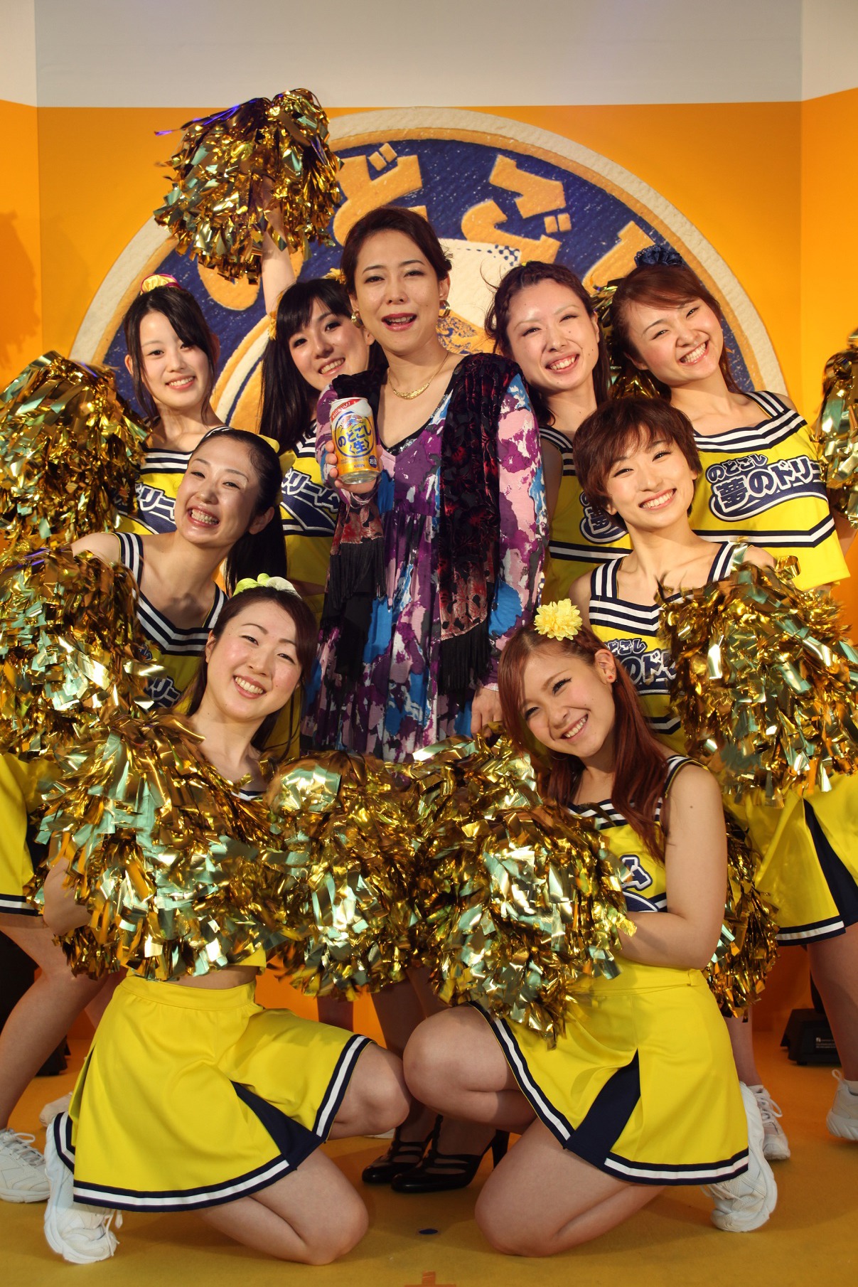 椿鬼奴とチアアップガールズ。
