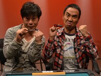 インスタントジョンソン・じゃい（左）と、ペナルティ・ワッキー（右）。(c)MONDO TV