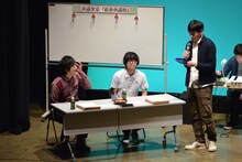 第1局の東京03豊本、MONOBLIGHT桃野。