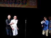 柴田や観客にも吠えるにじむピンク。