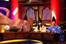 1回目のゲストは次長課長・河本と小泉エリ。