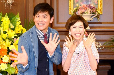 「女性応援バラエティ オカン社長!!～100万人計画～」に出演する、久本雅美（右）と、ますだおかだ岡田（左）。