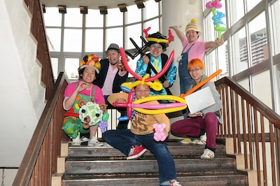 5月18日（土）、東京・シアターDにて行われる「吉本風船ライブ」に出演するメンバーたち。