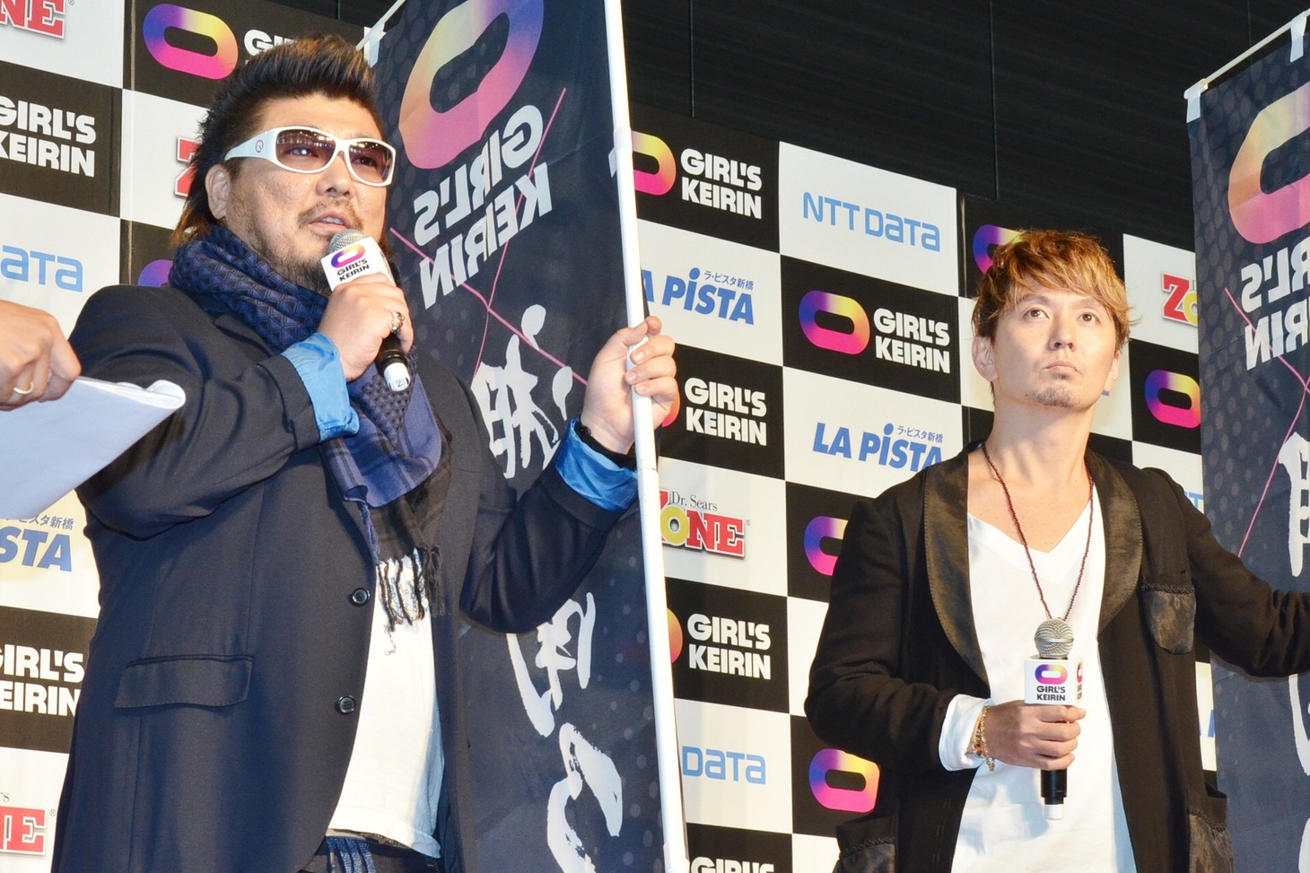 湘南乃風のRED RICE（左）、SHOCK EYE（右）。