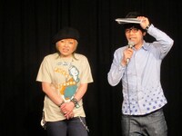 MCのガリバートンネル佐助と、聞き手のまちゃまちゃ。